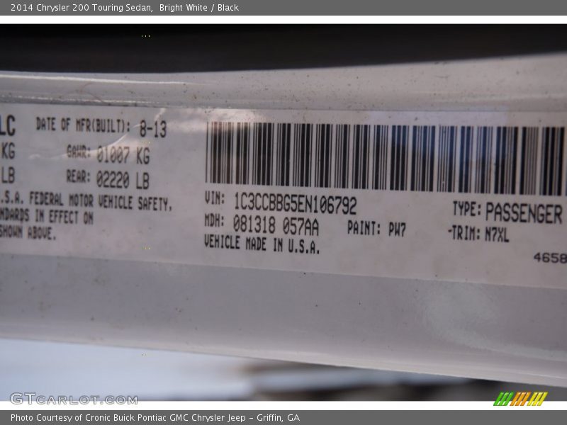 Bright White / Black 2014 Chrysler 200 Touring Sedan