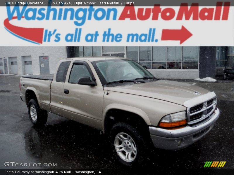 Light Almond Pearl Metallic / Taupe 2004 Dodge Dakota SLT Club Cab 4x4