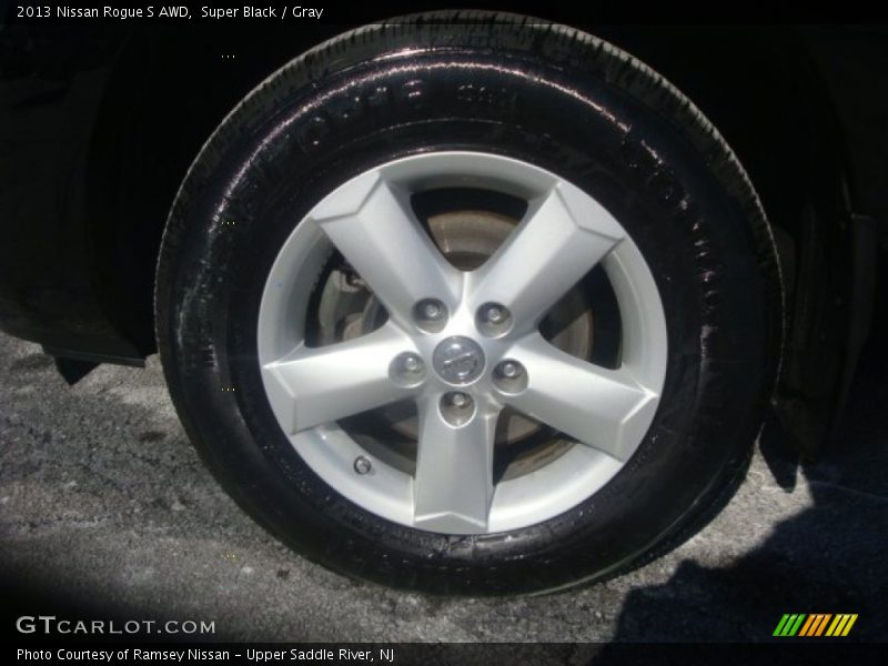 Super Black / Gray 2013 Nissan Rogue S AWD