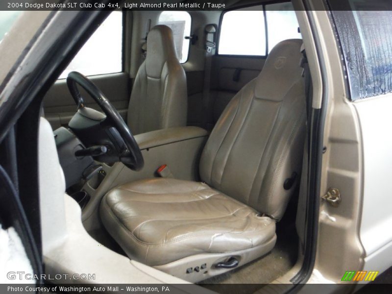 Light Almond Pearl Metallic / Taupe 2004 Dodge Dakota SLT Club Cab 4x4
