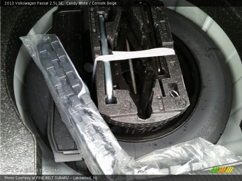 Candy White / Cornsilk Beige 2013 Volkswagen Passat 2.5L SE