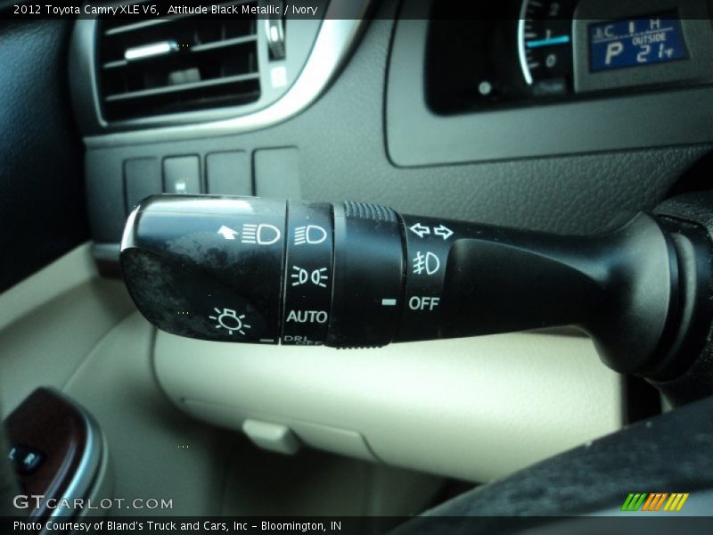 Attitude Black Metallic / Ivory 2012 Toyota Camry XLE V6