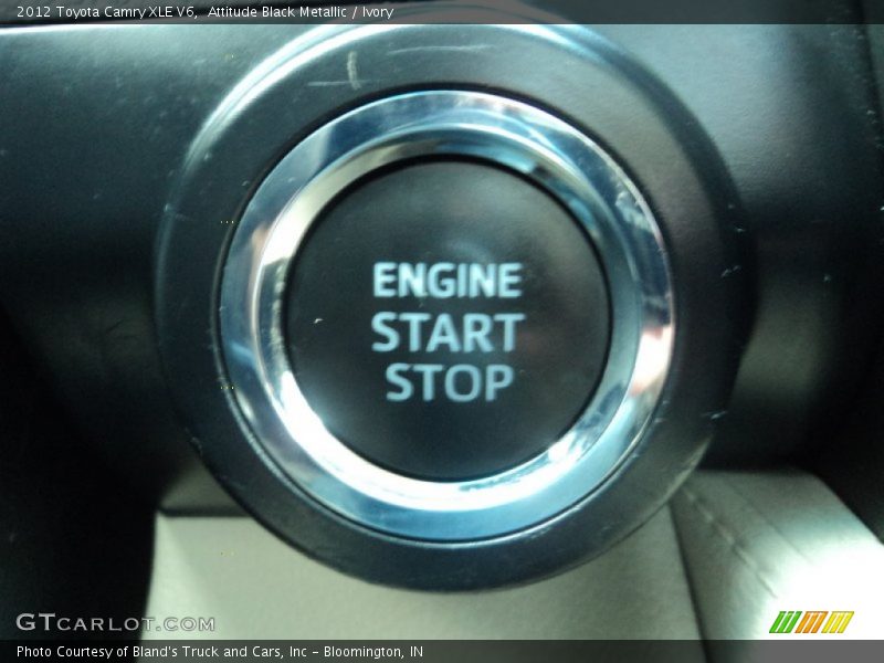 Attitude Black Metallic / Ivory 2012 Toyota Camry XLE V6