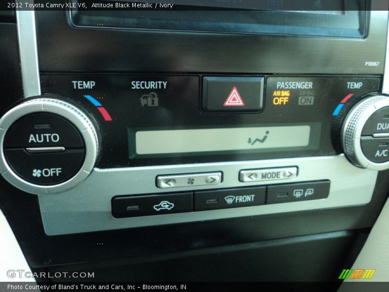 Attitude Black Metallic / Ivory 2012 Toyota Camry XLE V6
