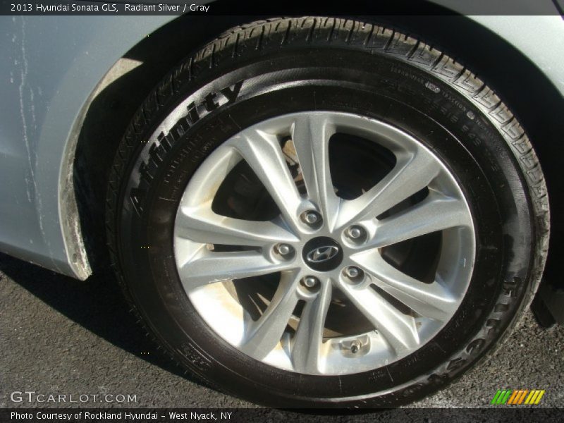 Radiant Silver / Gray 2013 Hyundai Sonata GLS