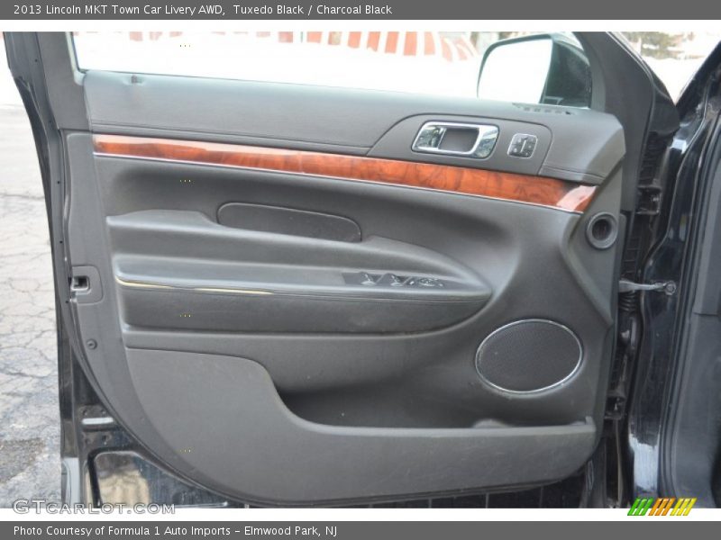 Tuxedo Black / Charcoal Black 2013 Lincoln MKT Town Car Livery AWD