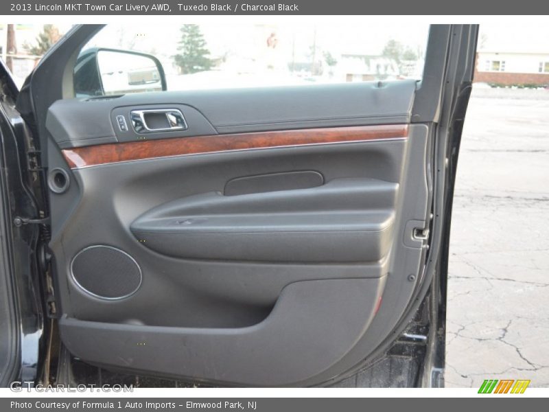 Tuxedo Black / Charcoal Black 2013 Lincoln MKT Town Car Livery AWD