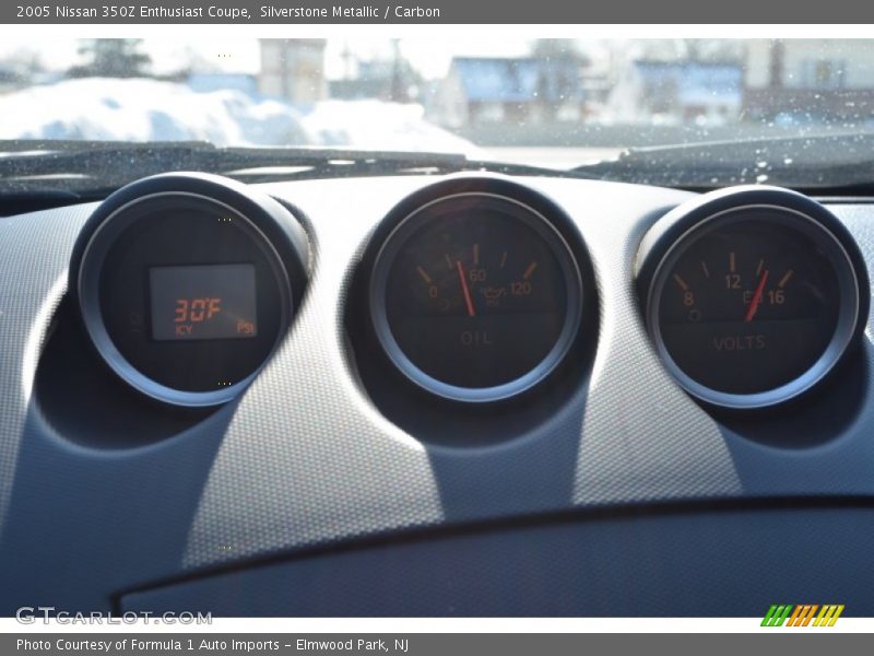 Silverstone Metallic / Carbon 2005 Nissan 350Z Enthusiast Coupe
