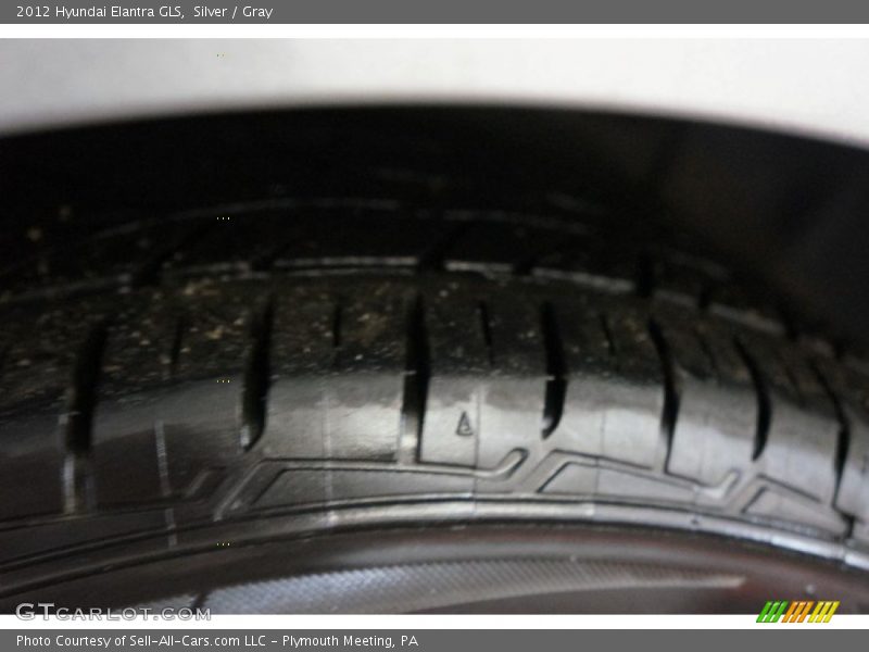 Silver / Gray 2012 Hyundai Elantra GLS