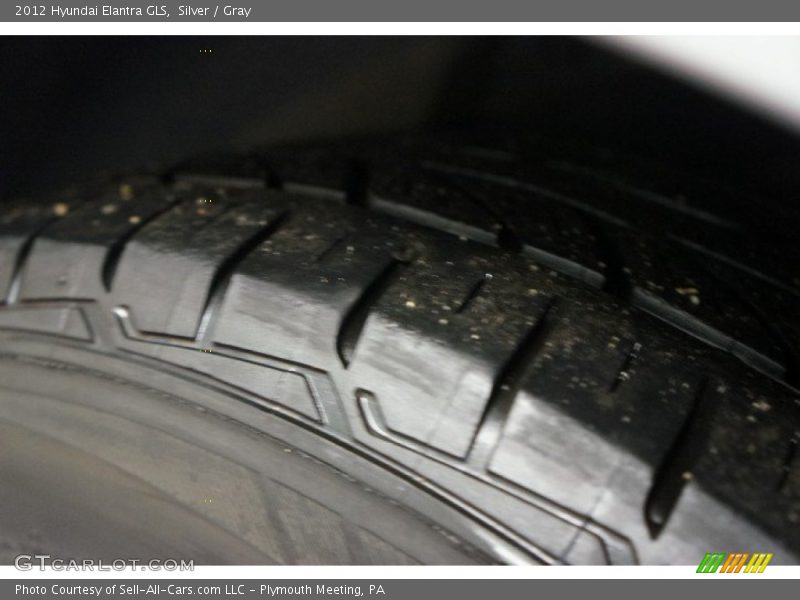 Silver / Gray 2012 Hyundai Elantra GLS