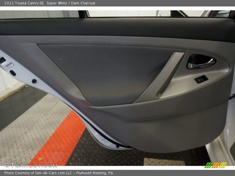Super White / Dark Charcoal 2011 Toyota Camry SE
