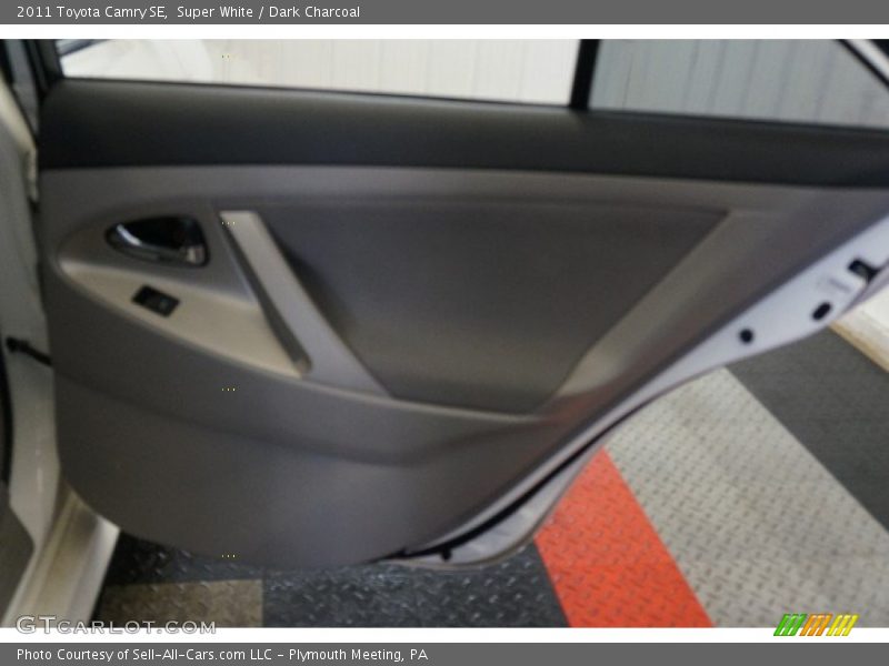 Super White / Dark Charcoal 2011 Toyota Camry SE