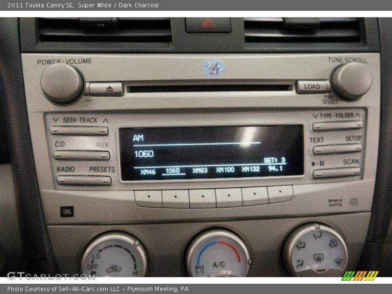 Super White / Dark Charcoal 2011 Toyota Camry SE