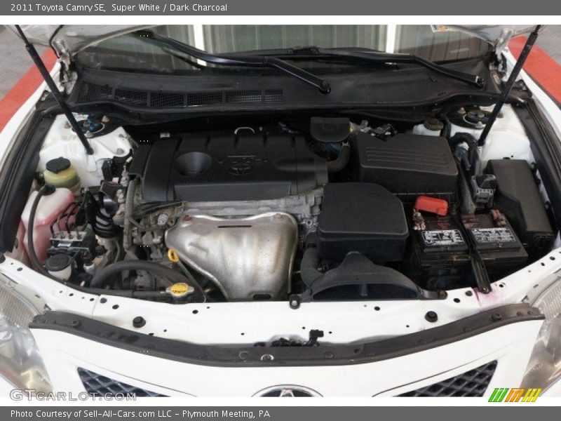 Super White / Dark Charcoal 2011 Toyota Camry SE