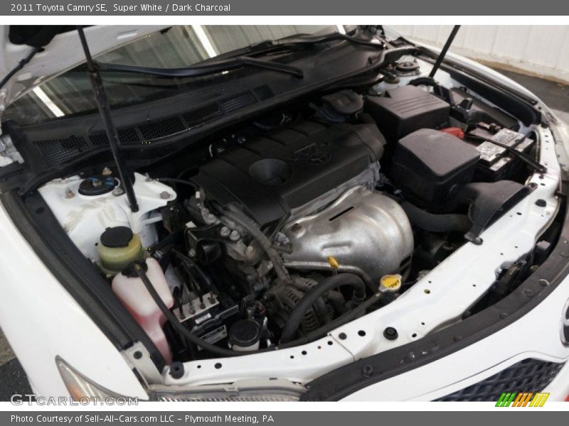 Super White / Dark Charcoal 2011 Toyota Camry SE