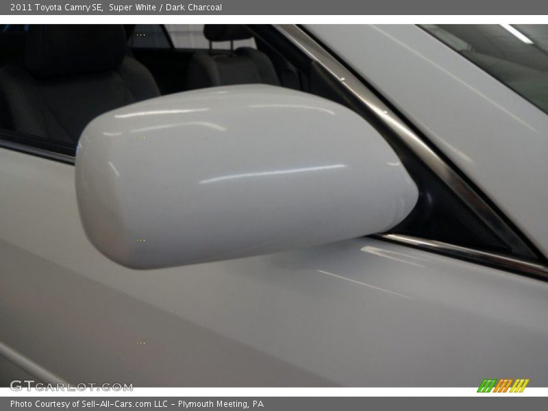 Super White / Dark Charcoal 2011 Toyota Camry SE