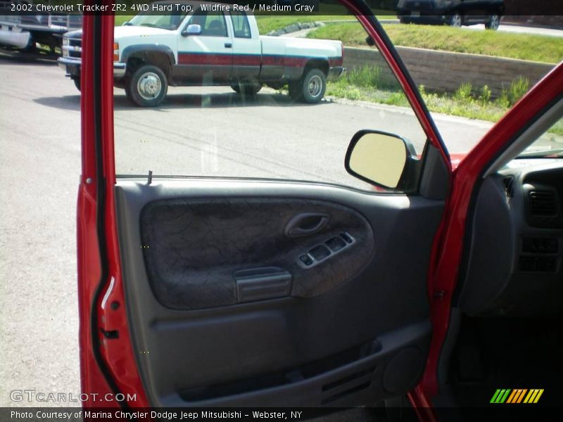 Wildfire Red / Medium Gray 2002 Chevrolet Tracker ZR2 4WD Hard Top