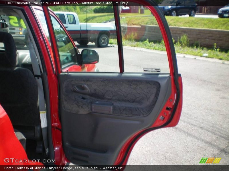 Wildfire Red / Medium Gray 2002 Chevrolet Tracker ZR2 4WD Hard Top