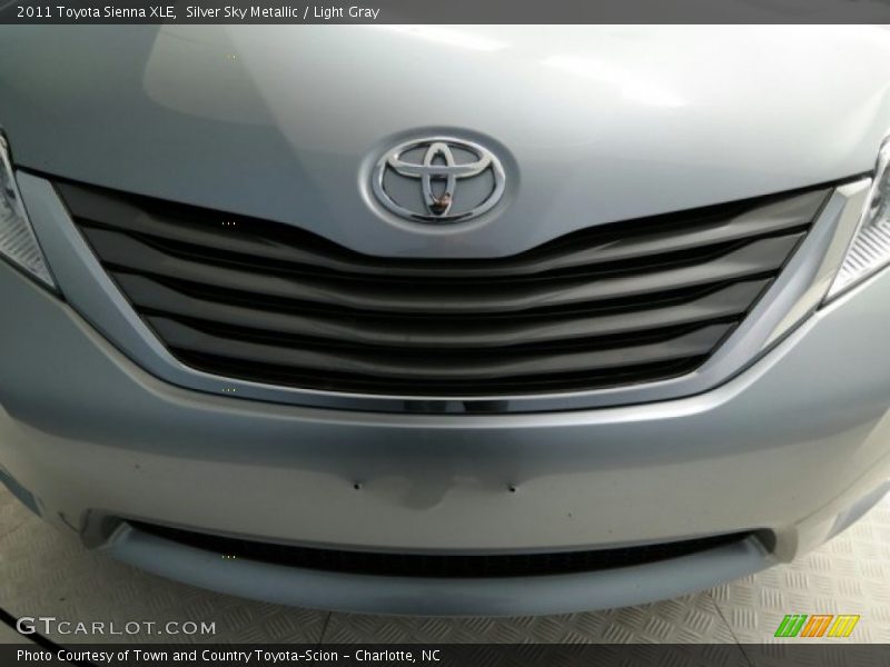 Silver Sky Metallic / Light Gray 2011 Toyota Sienna XLE