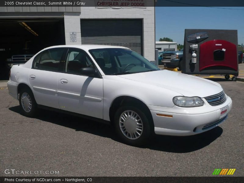 Summit White / Gray 2005 Chevrolet Classic