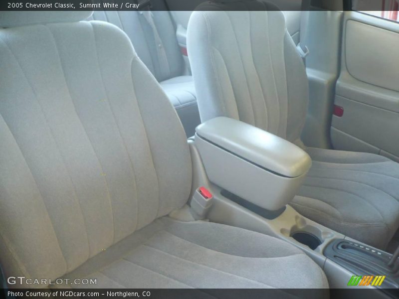 Summit White / Gray 2005 Chevrolet Classic