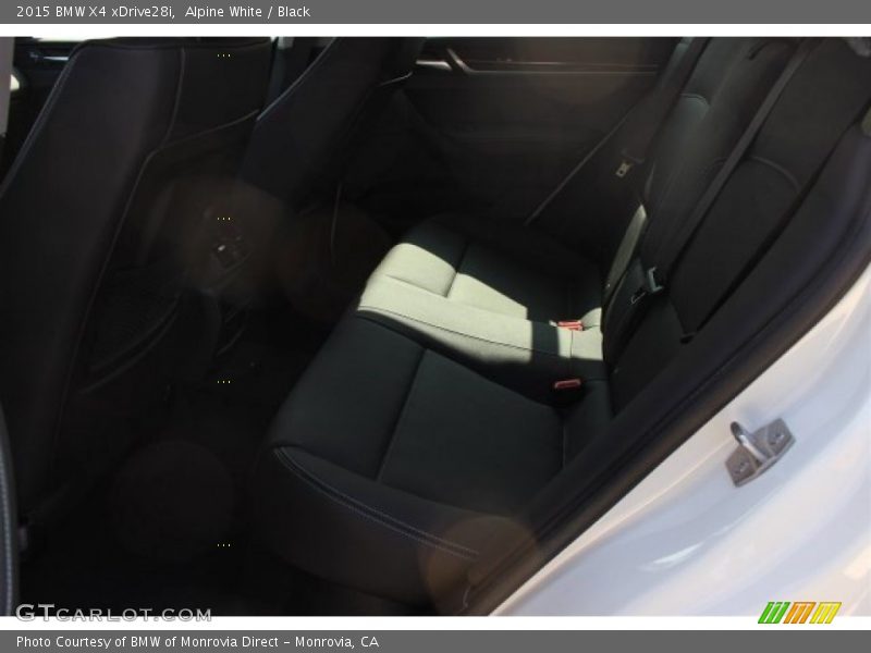 Alpine White / Black 2015 BMW X4 xDrive28i