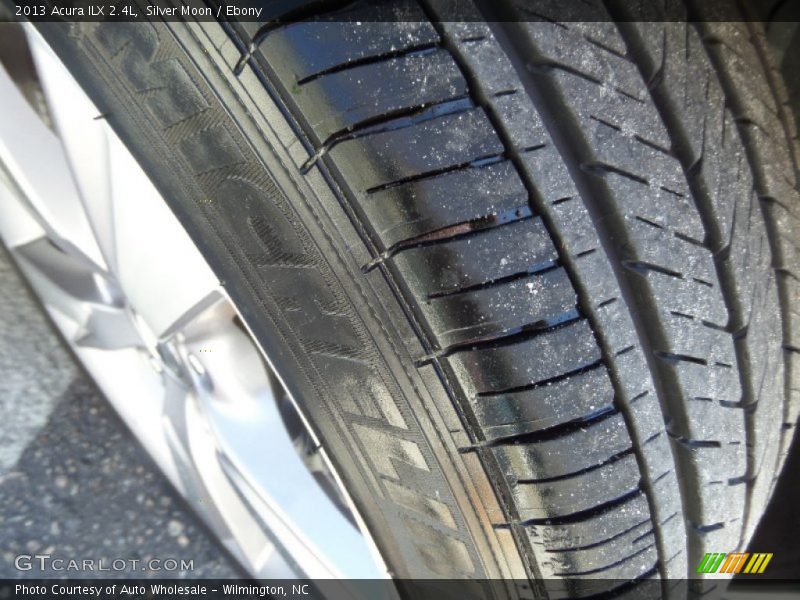 Silver Moon / Ebony 2013 Acura ILX 2.4L