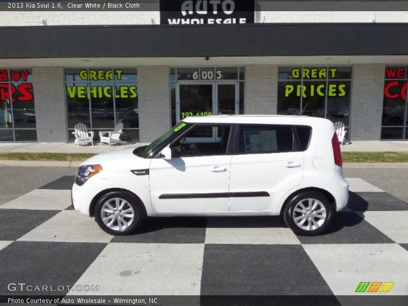 Clear White / Black Cloth 2013 Kia Soul 1.6