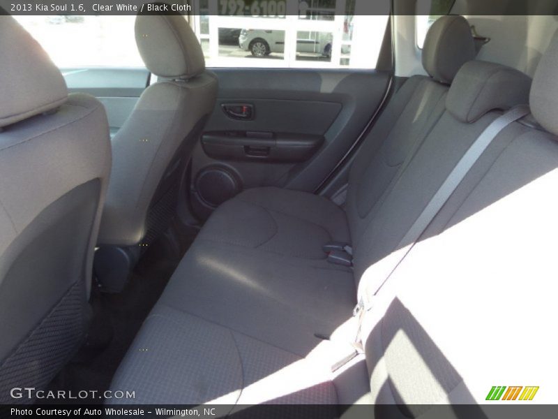 Clear White / Black Cloth 2013 Kia Soul 1.6