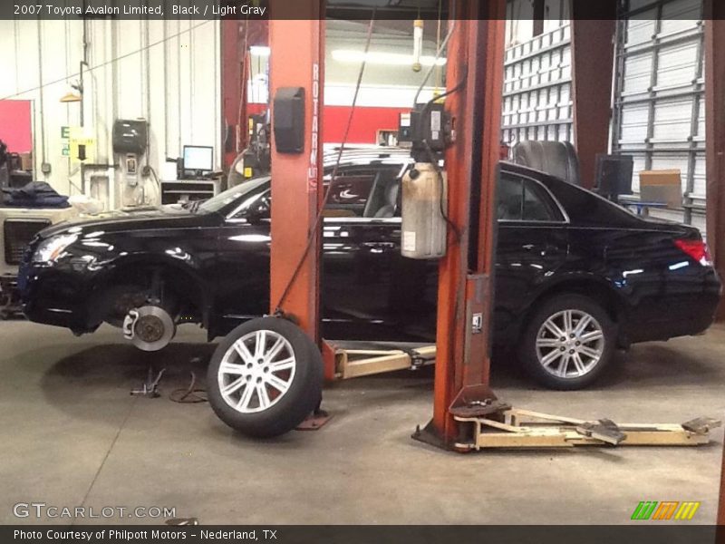 Black / Light Gray 2007 Toyota Avalon Limited