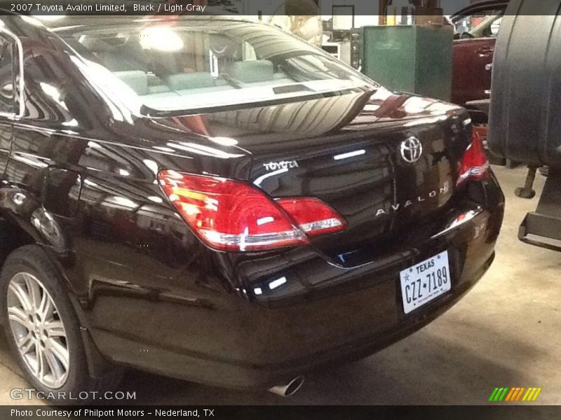 Black / Light Gray 2007 Toyota Avalon Limited