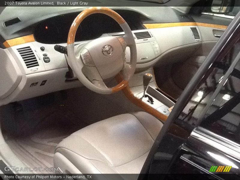 Black / Light Gray 2007 Toyota Avalon Limited
