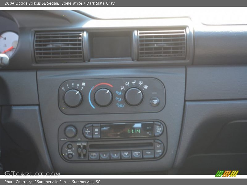 Stone White / Dark Slate Gray 2004 Dodge Stratus SE Sedan