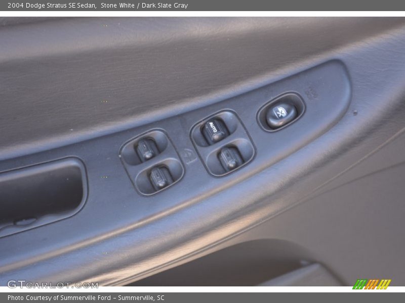 Stone White / Dark Slate Gray 2004 Dodge Stratus SE Sedan