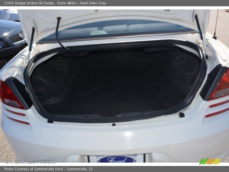 Stone White / Dark Slate Gray 2004 Dodge Stratus SE Sedan
