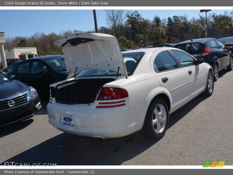Stone White / Dark Slate Gray 2004 Dodge Stratus SE Sedan