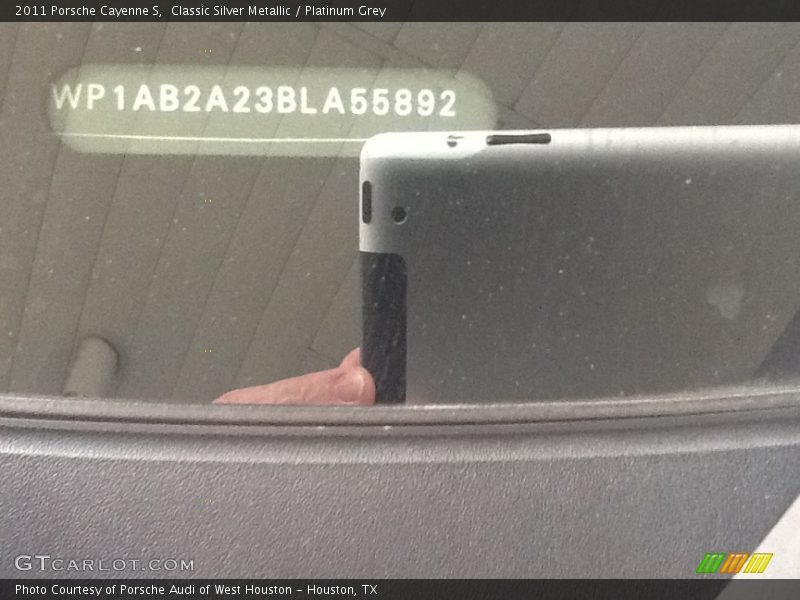 Classic Silver Metallic / Platinum Grey 2011 Porsche Cayenne S
