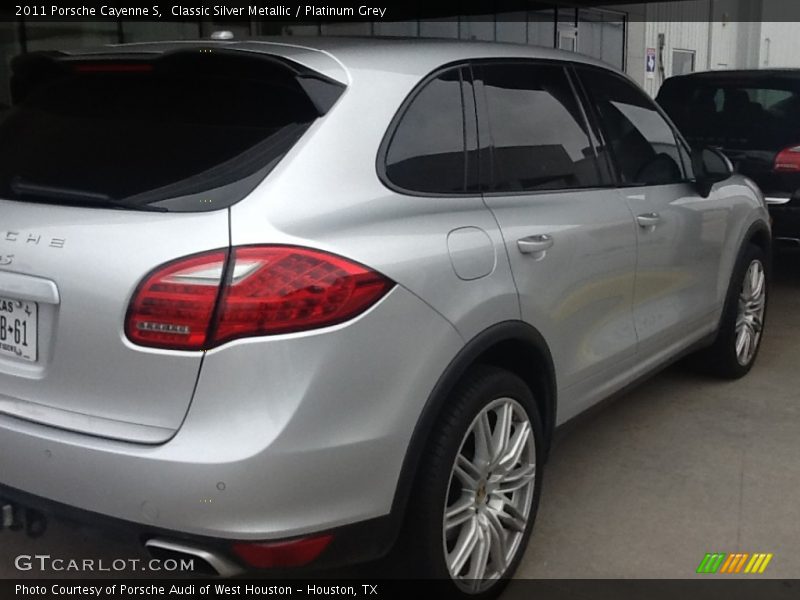 Classic Silver Metallic / Platinum Grey 2011 Porsche Cayenne S