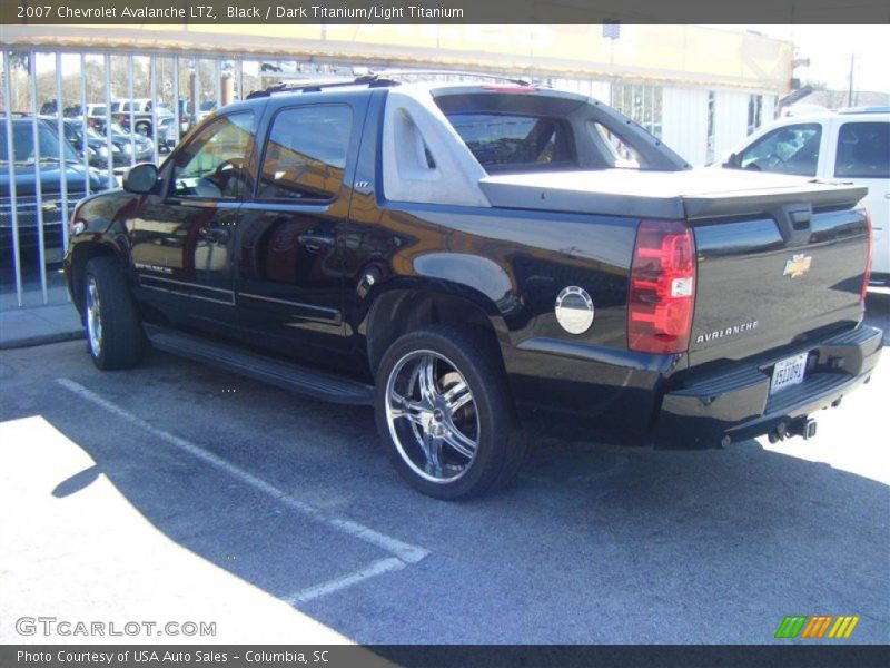 Black / Dark Titanium/Light Titanium 2007 Chevrolet Avalanche LTZ