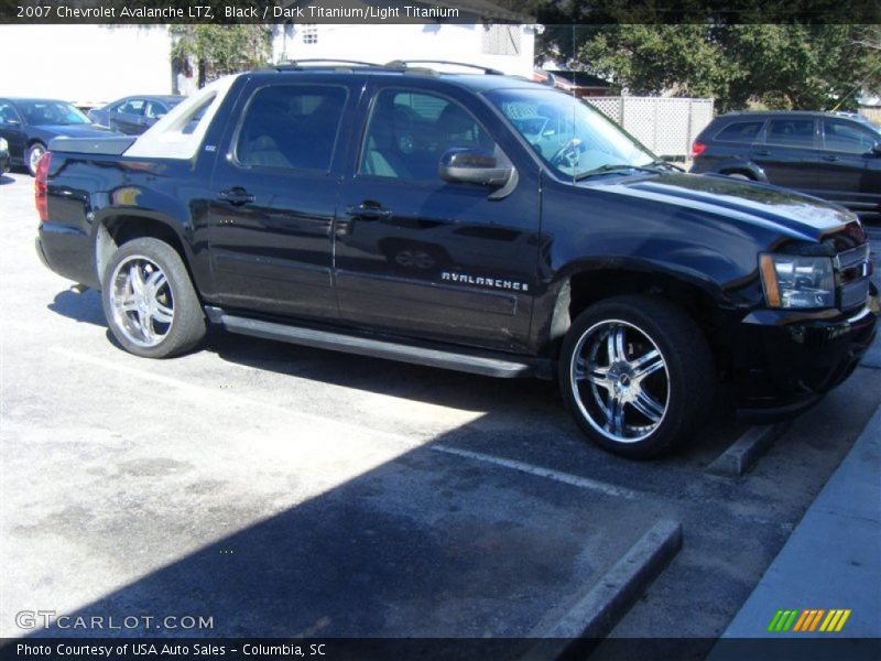 Black / Dark Titanium/Light Titanium 2007 Chevrolet Avalanche LTZ