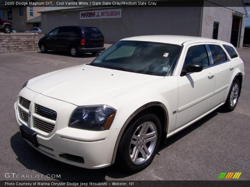 Cool Vanilla White / Dark Slate Gray/Medium Slate Gray 2005 Dodge Magnum SXT