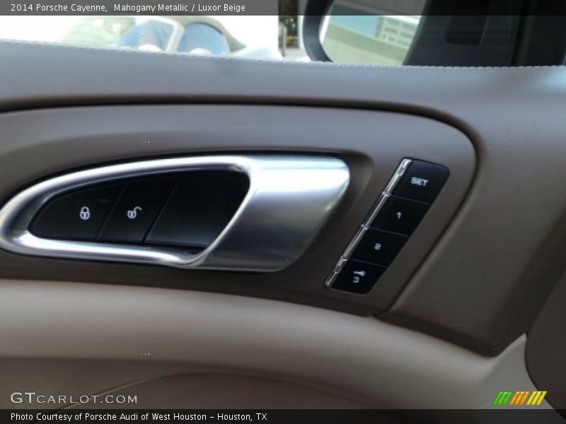 Mahogany Metallic / Luxor Beige 2014 Porsche Cayenne