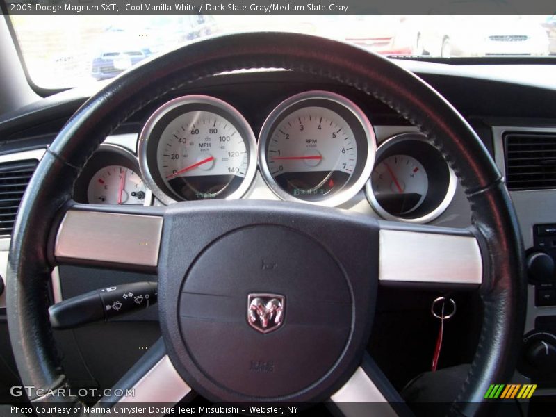 Cool Vanilla White / Dark Slate Gray/Medium Slate Gray 2005 Dodge Magnum SXT