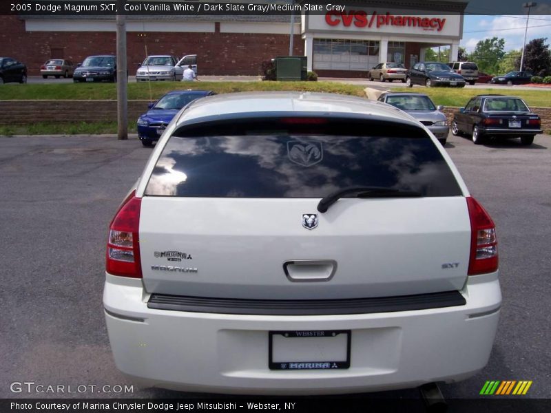 Cool Vanilla White / Dark Slate Gray/Medium Slate Gray 2005 Dodge Magnum SXT
