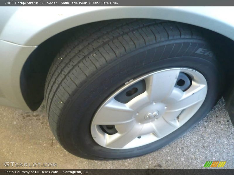 Satin Jade Pearl / Dark Slate Gray 2005 Dodge Stratus SXT Sedan