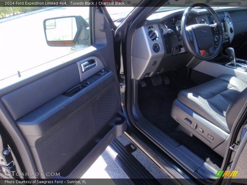 Tuxedo Black / Charcoal Black 2014 Ford Expedition Limited 4x4