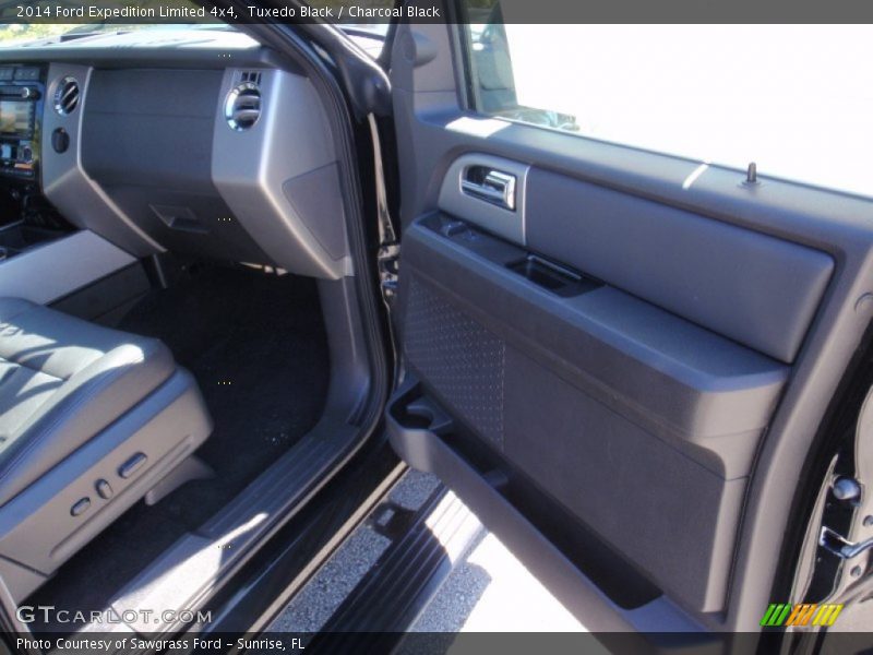 Tuxedo Black / Charcoal Black 2014 Ford Expedition Limited 4x4