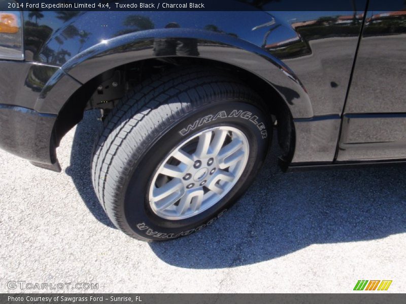Tuxedo Black / Charcoal Black 2014 Ford Expedition Limited 4x4