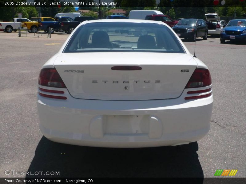 Stone White / Dark Slate Gray 2005 Dodge Stratus SXT Sedan