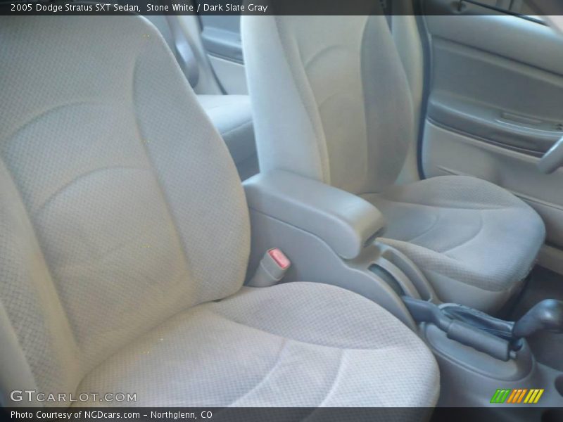 Stone White / Dark Slate Gray 2005 Dodge Stratus SXT Sedan